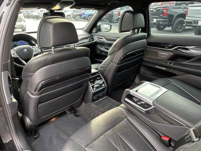 2017 BMW 750i 750i