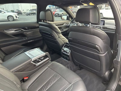 2017 BMW 750i 750i