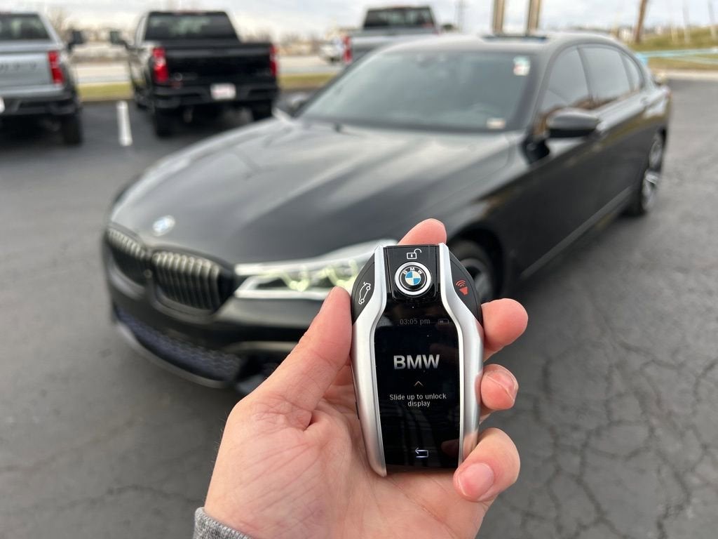 2017 BMW 750i 750i