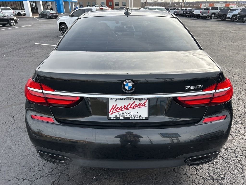 2017 BMW 750i 750i